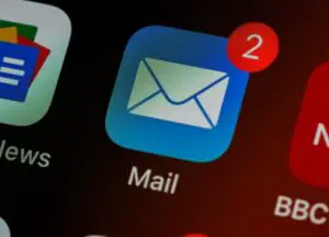 how to delete all emails on iphone