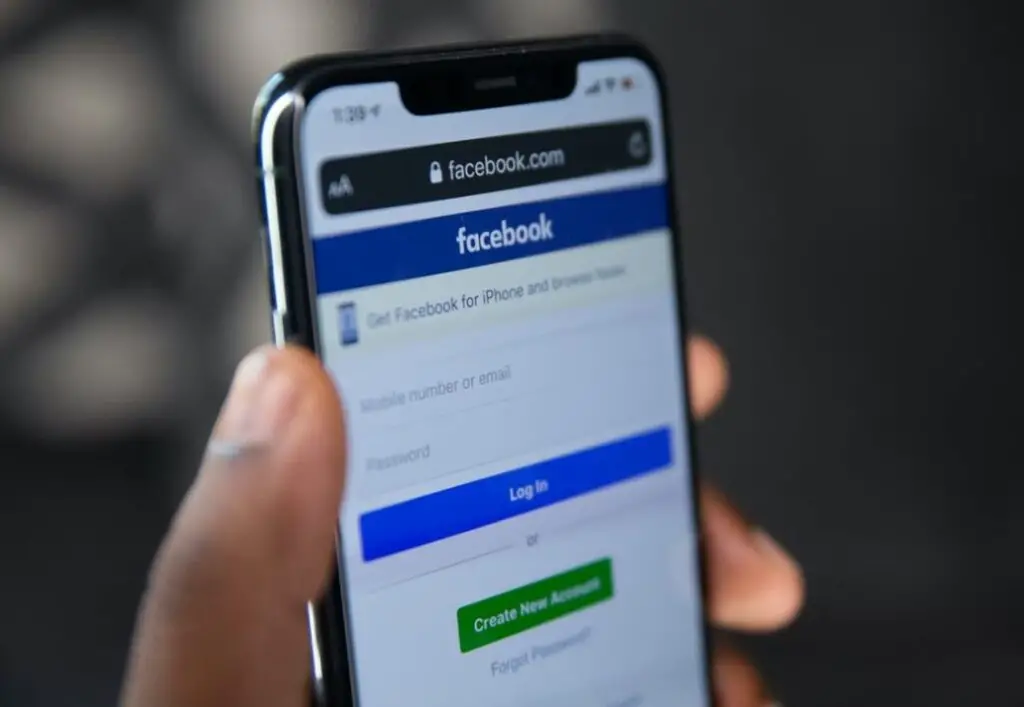 how to view facebook desktop site on iphone